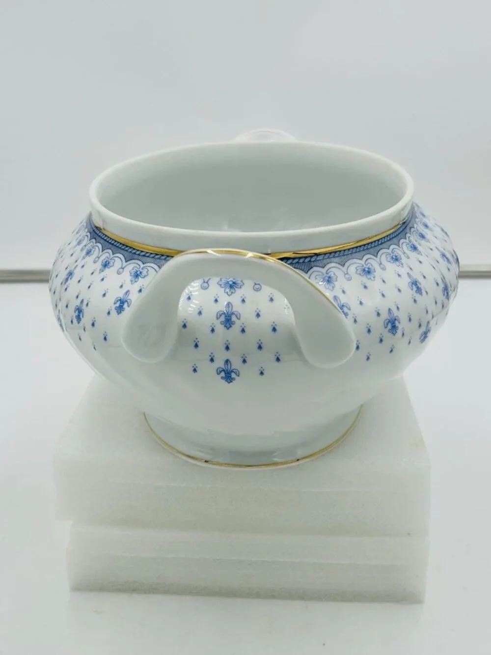 Porcelana Quinta Nova Blue Fluer de Lis Oval Vegetable Dish Soup Tureen with Lid